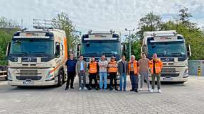 Das Team von Addicks & Kreye (von links): Eike Waschk (Projektmanager), Daniel Jensen (Prokurist, Niederlassungsleiter Bremerhaven), Danijel Stopa (Fahrer), Nicolas Thiede (Dispositionsleiter Hamburg), Grzegorz Bullert (Fahrer), Björn Ohl (Geschäftsführer), Robert Rekowski (Fahrer), Liones Kottulinsky (Serviceteamleiter Bremerhaven), Oliver Meng (Geschäftsführer)