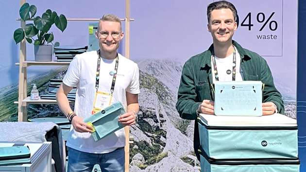 Auch die Business Development Manager Dominik Moers (links) und Andreas Reiter erklärten den Besuchern auf dem OMR Festival, was Hey Circle macht.