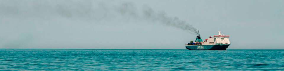 US-Wissenschaftler legen einen Zusammenhang nahe zwischen der im Zuge der IMO 2020 erfolgten Senkung des Schwefelanteils im Schiffstreibstoff und der über bestimmten Ozeanregionen zu beobachtenden Erwärmung der Atmosphäre.